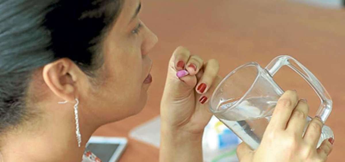 La vitamina C es una de las m&aacute;s importantes para prevenir gripas y resfriados. Sin embargo, hay otras vitaminas como la A, B12, C y D y suplementos como el omega 3 que ayudan de diferentes maneras a fortalecer nuestros sistemas inmune y respiratorio al momento de enfrentarse a un virus.