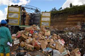 En un cami&oacute;n de placas PBJ-3944 se transportaba los productos, entre ellos: 250 cajas de pimientos, 30 cajas de granadilla y 80 cajas de papaya.