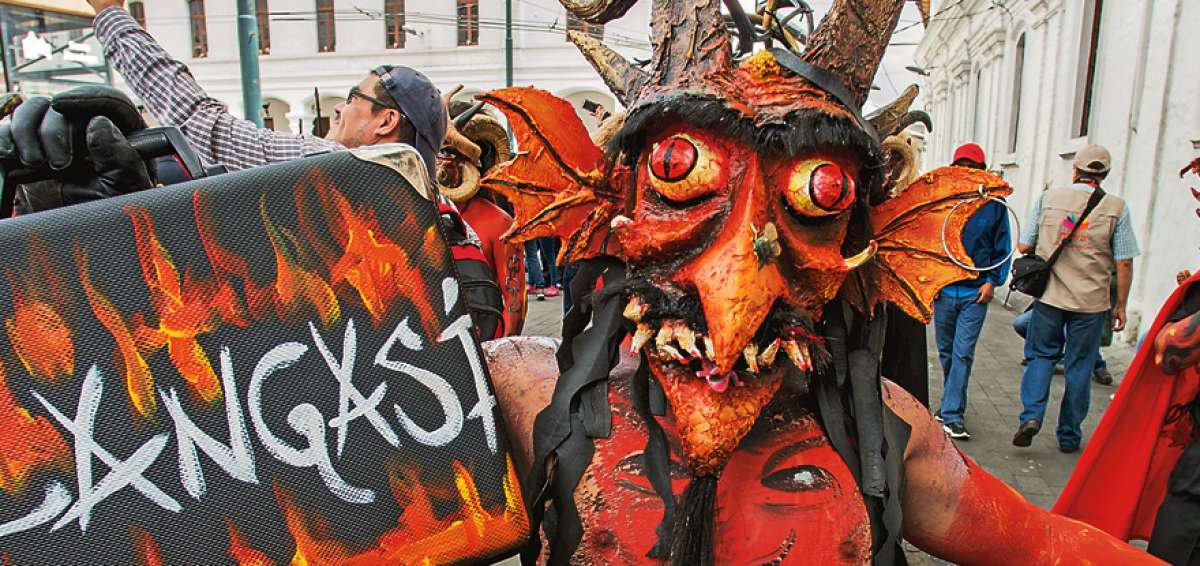 Una vez al a&ntilde;o, el diablo reina en los poblados de Ecuador