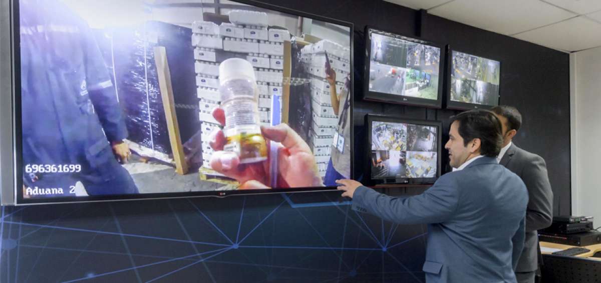 El director nacional de Senae, Mauro Andino, inaugur&oacute; el centro de monitoreo y veedur&iacute;a ciudadana de importaciones en Quito.
