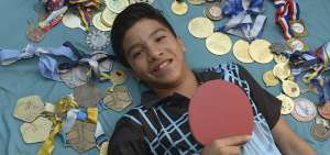 El microtenista guayaquile&ntilde;o de 13 a&ntilde;os, Jeremy Cede&ntilde;o, guarda decenas de medallas que ha ganado en los diferentes torneos, dentro y fuera de Ecuador.