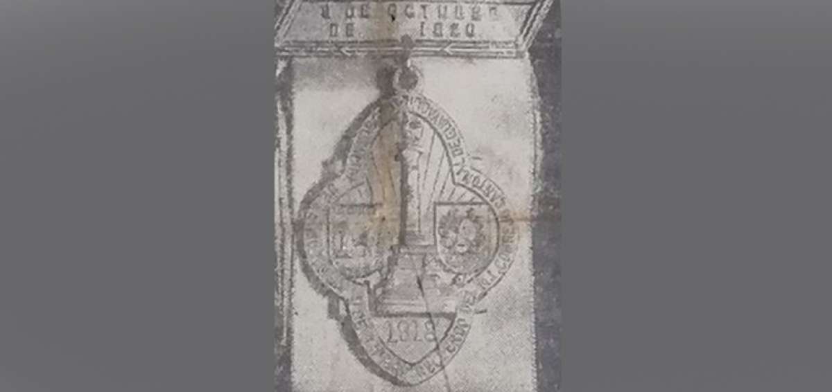 Al monumento se a&ntilde;ade medalla conmemorativa