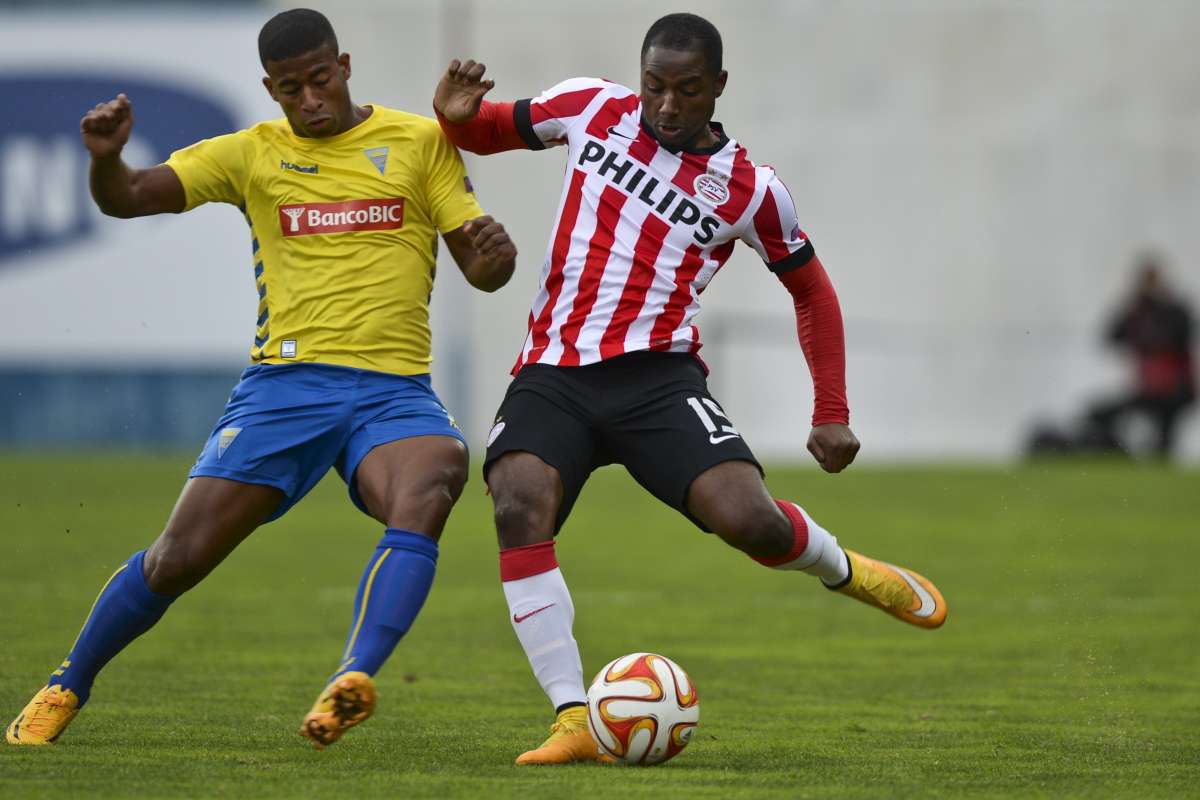 El equipo holand&eacute;s es dirigido por el exjugador Philippe Cocu. Foto: AFP