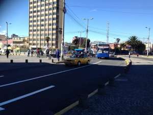 El tr&aacute;fico vehicular es normal en la capital. FOTO: @Maevaca
