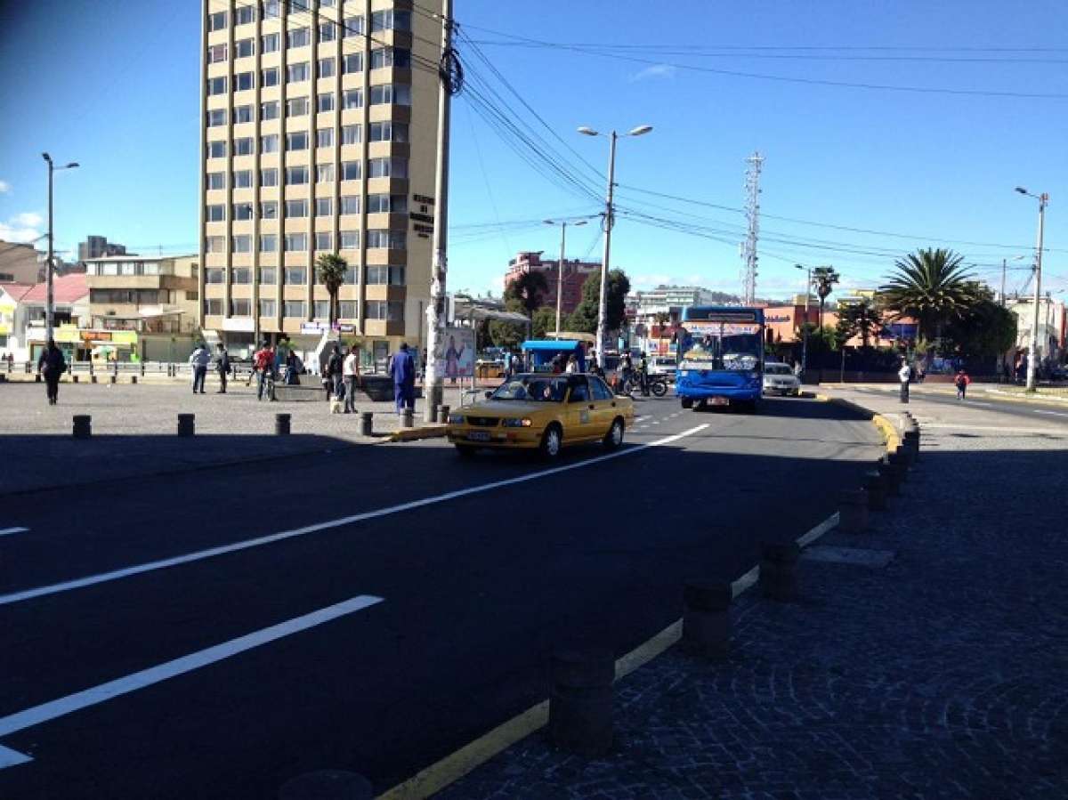 El tr&aacute;fico vehicular es normal en la capital. FOTO: @Maevaca