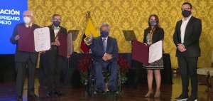 En una ceremonia en el Sal&oacute;n Amarillo, el Presidente de la Rep&uacute;blica, Len&iacute;n Moreno, entreg&oacute; los premios Eugenio Espejo. 