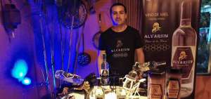 Jos&eacute; Luis Rodr&iacute;guez invirti&oacute; $ 12.000 para construir una planta para la elaboraci&oacute;n de vino en Ibarra. El producto tiene tres a&ntilde;os en el mercado. 