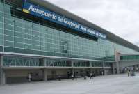 Autoridades recomiendan mantenerse informados sobre los vuelos en Guayaquil. 