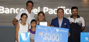 Tanya Fuentes recibi&oacute; una tarjeta de regalo por $ 300 tras devolver el dinero que se hab&iacute;a encontrado.