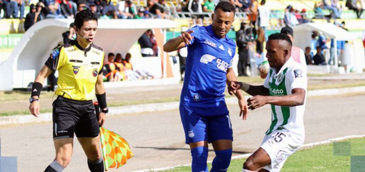 El volante Pedro Qui&ntilde;&oacute;nez fue parte del once titular de Rescalvo ante el Am&eacute;rica.