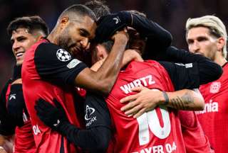 Leverkusen se metió en zona de clasificación
