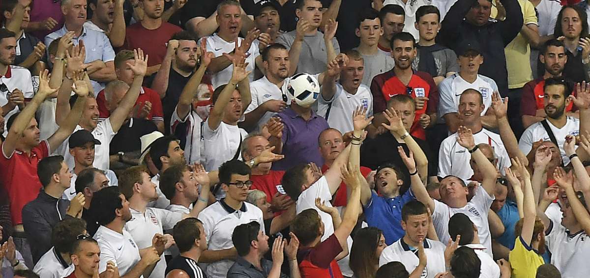 Federaci&oacute;n inglesa felicita la actitud de sus hinchas