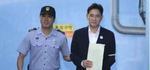 El heredero de Samsung, condenado a cinco a&ntilde;os de prisi&oacute;n
