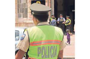 Suboficiales, sargentos y cabos son dados de baja en Azuay