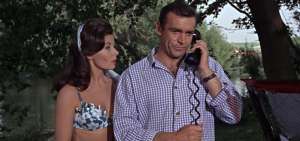 Eunice Gayson fue la primera protagonista femenina que apareci&oacute; junto a Connery, en la pel&iacute;cula Dr No de 1962.