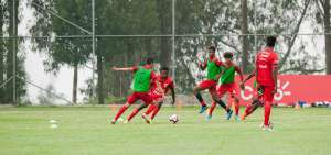 El combinado nacional de la categor&iacute;a sub-17 entren&oacute; en la Casa de la Selecci&oacute;n, en Quito, antes de viajar al Sudamericano de Lima.
