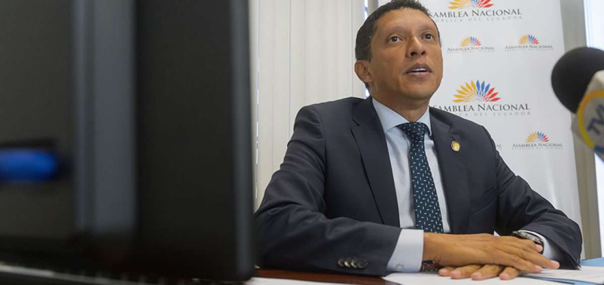 Contralor&iacute;a har&aacute; un nuevo c&aacute;lculo de la deuda al IESS