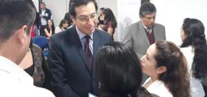 El ministro de Educaci&oacute;n, F&aacute;nder Falcon&iacute;, durante el acto de entrega del informe de la comisi&oacute;n Aampetra.