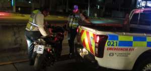 El veh&iacute;culo liviano fue inmovilizado por agentes de la ATM.