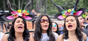 Los j&oacute;venes y activistas salieron a las calles en Bogot&aacute;, el a&ntilde;o pasado, para exigir la suspensi&oacute;n de esa pr&aacute;ctica en la ciudad y en el pa&iacute;s.  