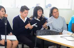 En los talleres extraescolares de periodismo se enfoca a la lectura como una herramienta del comunicador. Foto: Archivo / El Tel&eacute;grafo