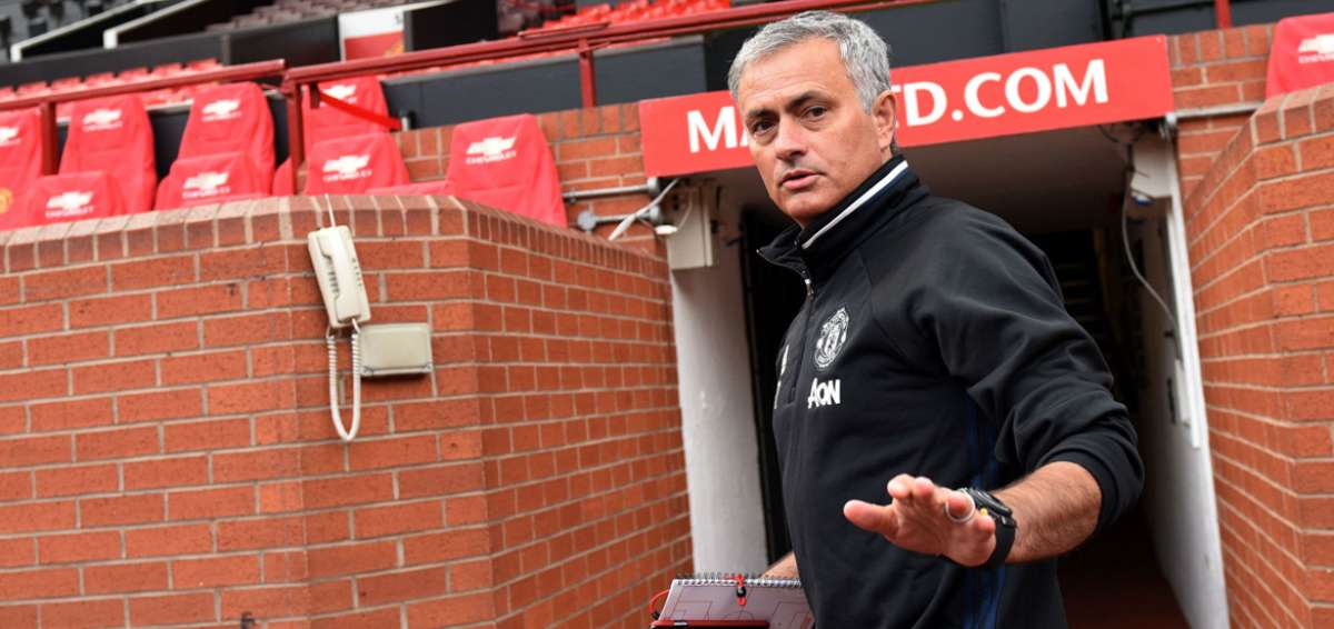 Mourinho arremete contra los "Einstein" del f&uacute;tbol