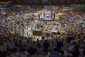 M&aacute;s de 15 mil transportistas dialogan con el presidente Correa