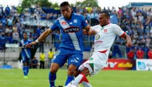 Mena puso el primer tanto para los azules en Ambato. Foto: Tomada de www.ecuafutbol.org