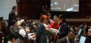 Despu&eacute;s de varias horas de discusi&oacute;n en el Pleno, apenas 26 asamble&iacute;stas votaron en contra de la Ley Solidaria y 7 se abstuvieron.