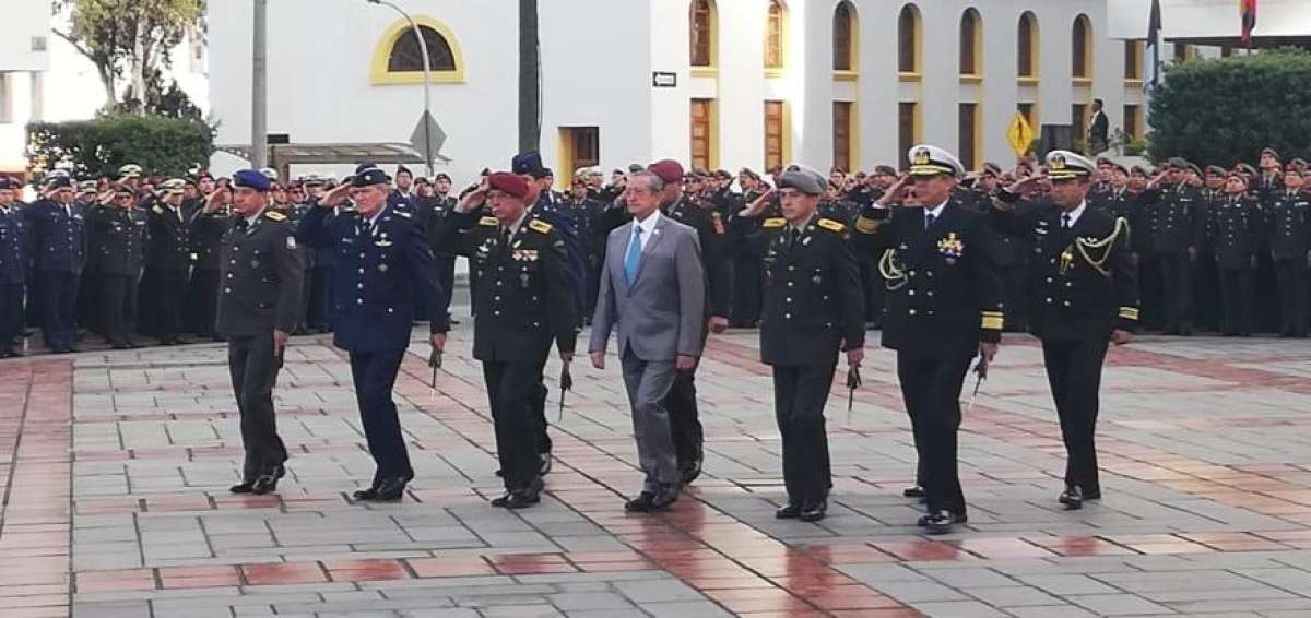 La presentaci&oacute;n del Mando Militar se realiz&oacute; en un acto solemne.