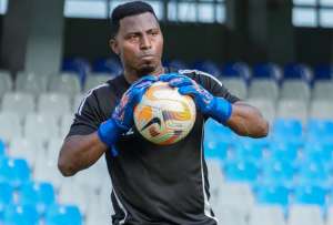 Emelec sigue en problemas