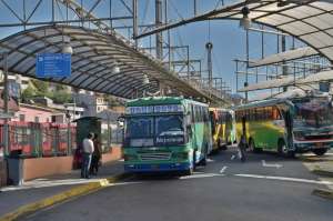 Terminal de buses interparroquiales en la Mar&iacute;an. Foto: EL TEL&Eacute;GRAFO