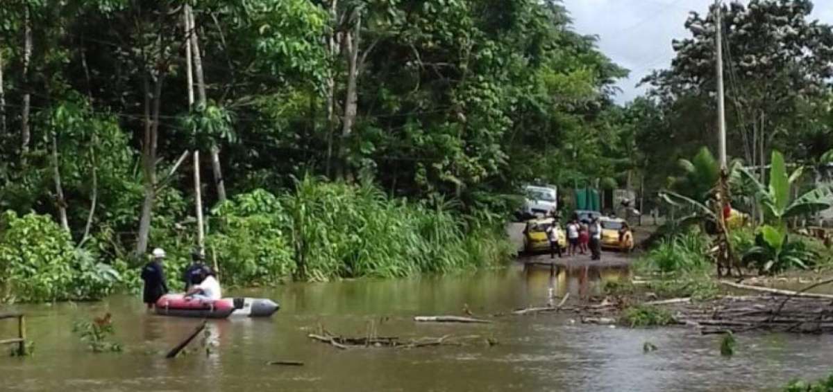 En las fuertes lluvias provocaron deslizamientos e inundaciones en varios sectores.