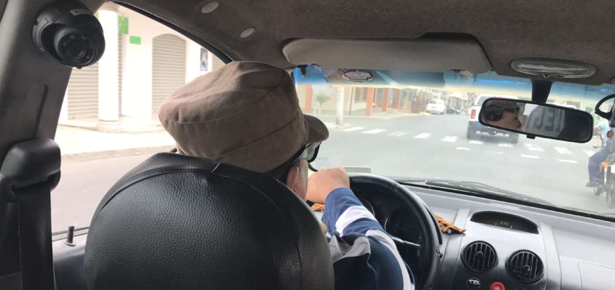 Los 2.643  taxistas que hay en Manta exigir&aacute;n que se derogue la normativa el pr&oacute;ximo mi&eacute;rcoles y que se cumpla con socializaci&oacute;n. 