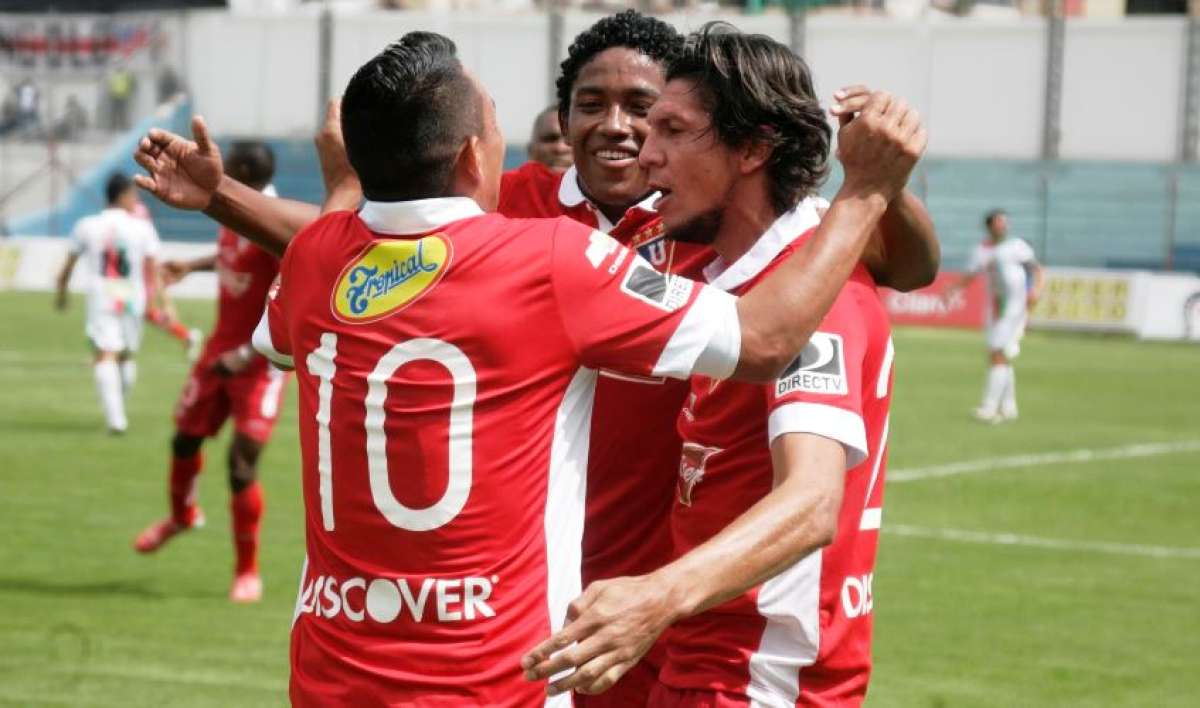 Matamoros (i) y Vera (d) pudieron los goles para los Albos. Foto: API