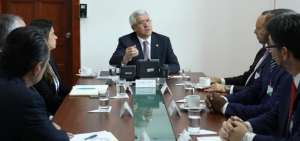 El secretario general de la Presidencia de Ecuador, Eduardo Jurado, recibi&oacute; a una comitiva de la multinacional Coca-Cola.