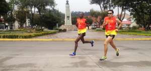 Hasta el kil&oacute;metro 13, Byron Piedra y Kliplagat Bisluke luchaban por el primer lugar. Al final el cuencano se hizo de la prueba &lsquo;Fundaci&oacute;n de Cuenca&rsquo;.