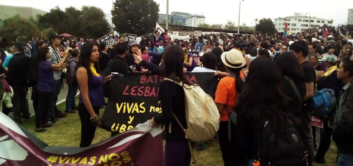 Cientos de mujeres y hombres se congregaron la tarde del s&aacute;bado en el parque de El Arbolito para manifestarse en contra de los abusos del machismo.