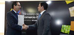 El ministro de Comercio Exterior, Juan Carlos Cassinelli (izq.), reiter&oacute; que dejar&aacute; la funci&oacute;n p&uacute;blica en mayo.