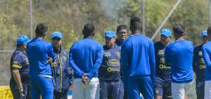 El entrenador colombiano Hern&aacute;n Dar&iacute;o G&oacute;mez (c) durante el primer microciclo del equipo nacional en la Casa de la Selecci&oacute;n, antes de conocer la lista de convocados para los dos partidos amistosos oficiales.