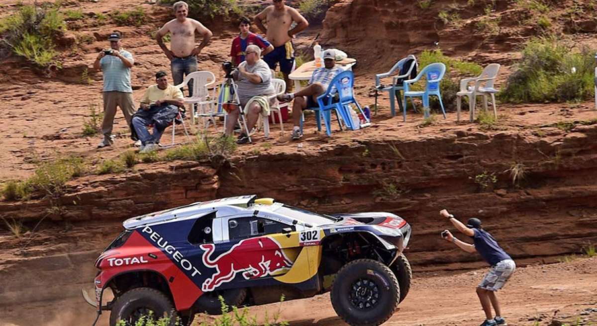 Peterhansel logra su victoria n&uacute;mero 33 en etapas del Dakar en la categor&iacute;a de autos y extiende el r&eacute;cord absoluto de triunfos en especiales en el Dakar a 66.
