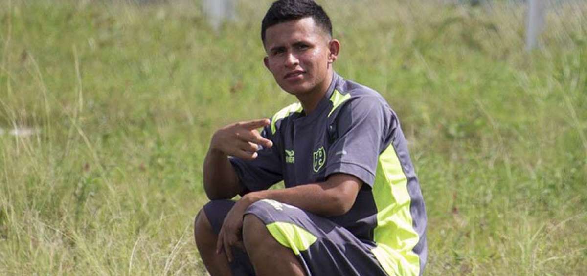 Selecci&oacute;n de Per&uacute; da la vuelta al mundo por convocar a Osama Vinladen