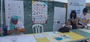 En la Fundaci&oacute;n J&oacute;venes contra el C&aacute;ncer se realiz&oacute; una casa abierta sobre la enfermedad. Joselyn Ochoa y Javier Aymara (der.) participaron en el encuentro.