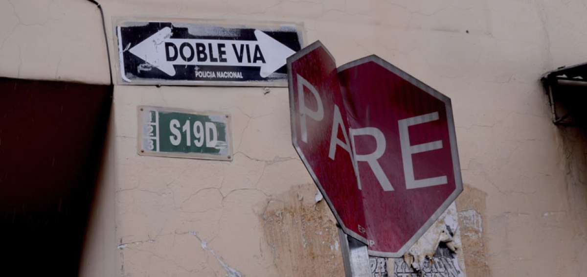 Las se&ntilde;ales verticales de informaci&oacute;n son las mayormente afectadas por el vandalismo o por conductores que pierden pista por manejar a gran velocidad.