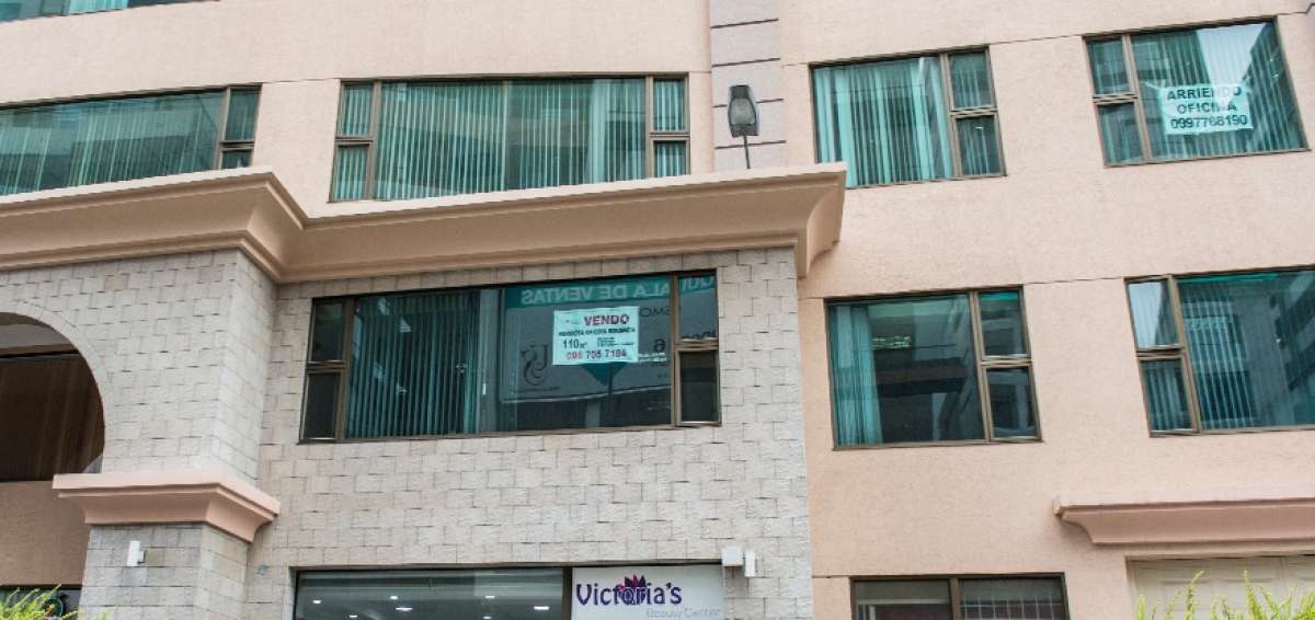 El sector constructor no invierte por falta de liquidez y espera un cambio de pol&iacute;ticas para reactivarse.        