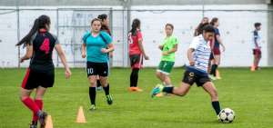 Despu&eacute;s del trabajo f&iacute;sico en el gimnasio, se entrenan en la parte futbol&iacute;stica en el estadio de Cumbay&aacute;.