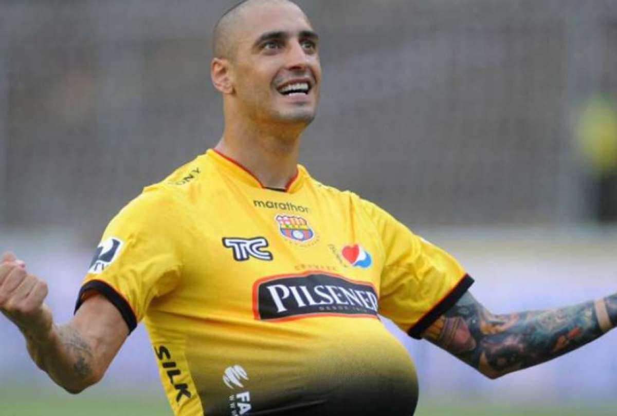 Barcelona paga su deuda con Ariel Nahuelp&aacute;n