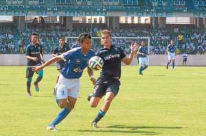 Estudiantes de varios colegios de Guayaquil asistieron al estadio George Capwell para alentar al equipo &lsquo;vicentino&rsquo; desde los grader&iacute;os. Foto: API.