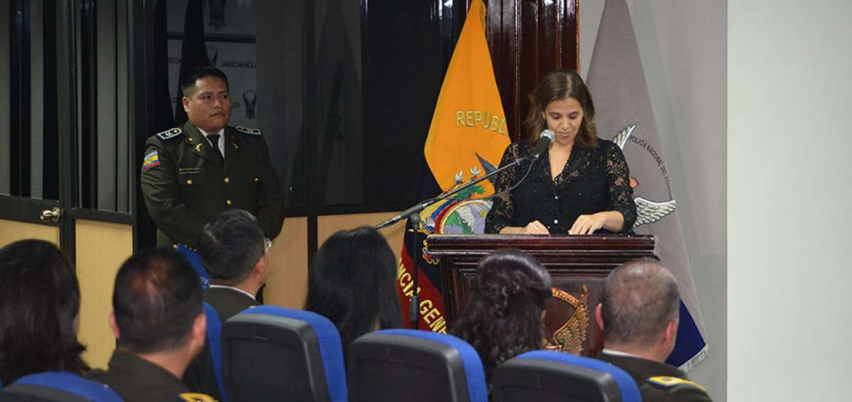 La ministra del Interior, Mar&iacute;a Paula Romo, pidi&oacute; que se analice la vinculaci&oacute;n de autoridades policiales con presuntas redes de trata en el pa&iacute;s. 