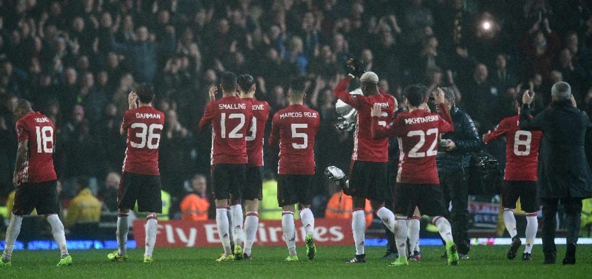 Manchester United sufre para eliminar al Blackburn de la Copa inglesa